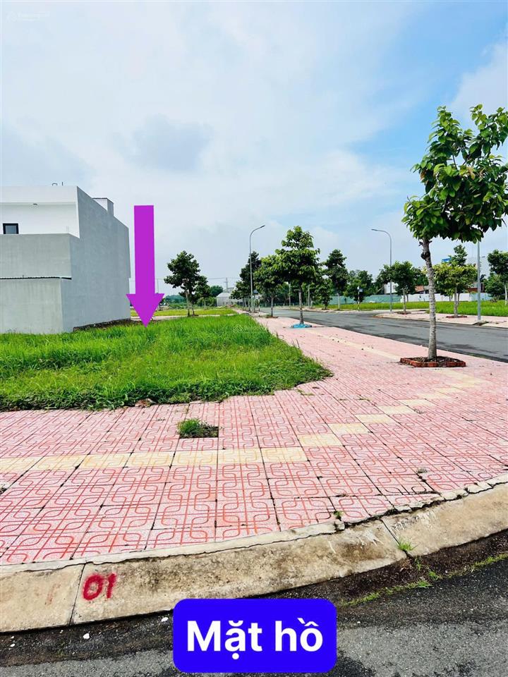 Chính chủ gửi bán lô đất 100m2, mặt tiền 818 32m, cách tt hành chính thủ thừa 300m, sổ riêng