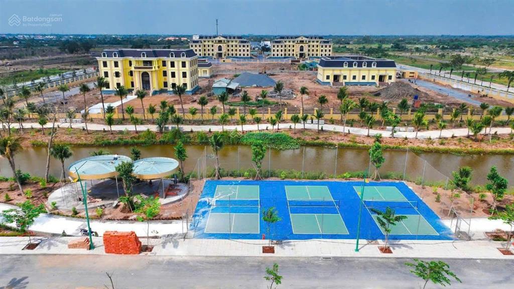 Chính chủ gửi bán lô đất 100m2, mặt tiền 818 32m, cách tt hành chính thủ thừa 300m, sổ riêng