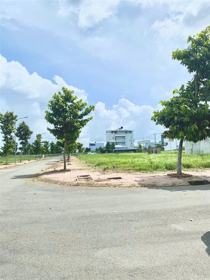 Chủ bán lô đất mặt tiền đường lớn để trả nợ cho con. gần tthc thủ thừa, sổ sẵn, vị trí dễ sinh lời