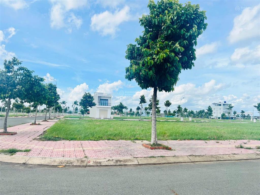 Chủ bán lô đất mặt tiền đường lớn để trả nợ cho con. gần tthc thủ thừa, sổ sẵn, vị trí dễ sinh lời