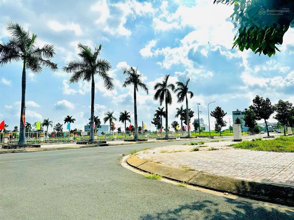 Chủ ngộp gửi bán lô đất giá tốt mua là lời, ngay đường dẫn cao tốc thủ thừa, 100m2, full thổ, shr