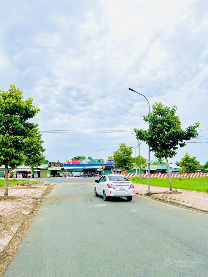 Chủ ngộp gửi bán lô đất giá tốt mua là lời, ngay đường dẫn cao tốc thủ thừa, 100m2, full thổ, shr