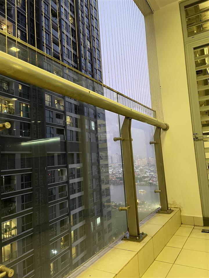 Bán nhanh căn 2pn  2wc căn góc toà park 3, diện tích 82m2 đã có sổ , sở hữu lâu dài  0901 001 ***