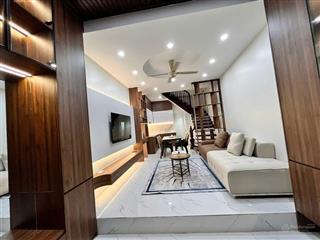 Bán nhà triều khúc 35m2, 5 tầng, mặt ngõ đẹp, cách đường ô tô đỗ đúng 15m. cực đẹp. giá rẻ 5.7 tỷ