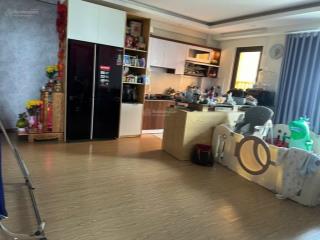 Iris tower trước mua 1,8 tỷ hơn. giờ bán gấp đi hàn quốc 1,750 tỷ bao sổ. đã full decor rồi 62m2