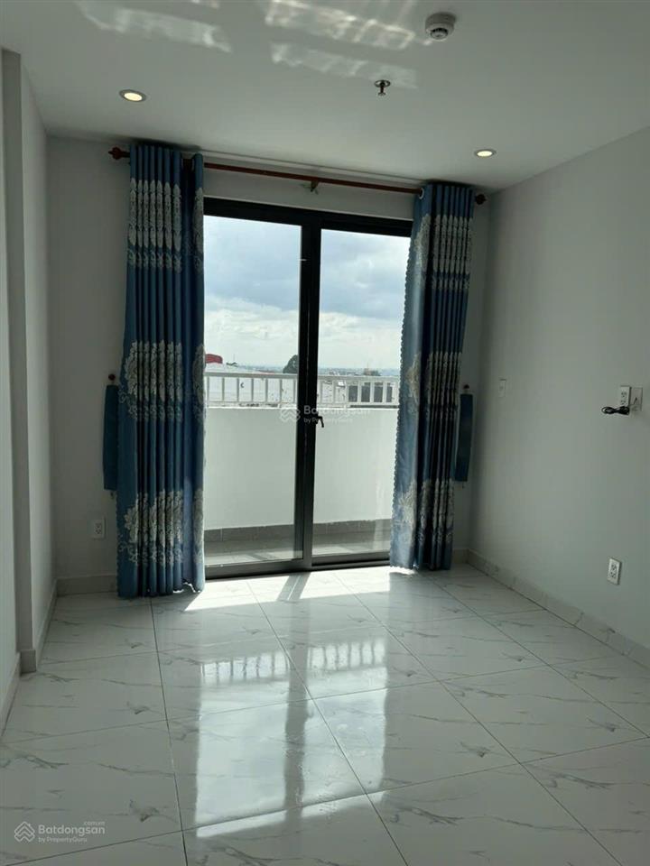 Đang vay bank 460 triệu. star tower, 49,5m2, bao sổ hồng 1,270 tỷ. cho thuê được 5 triệu/tháng