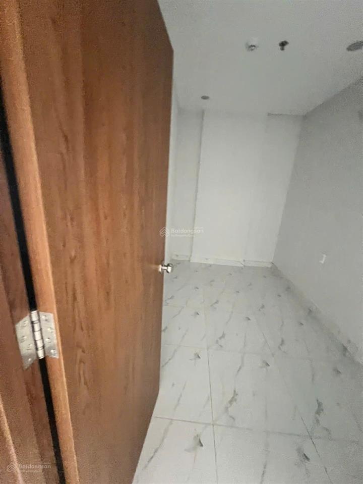 (7607) star tower, 54,6 m² giá  1,3 tỷ. có sổ hồng. nhận ký gửi 10 ngày bán xong. trân trọng!