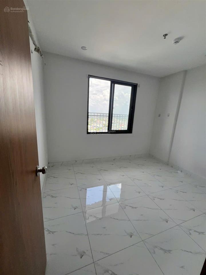 (7607) star tower, 54,6 m² giá  1,3 tỷ. có sổ hồng. nhận ký gửi 10 ngày bán xong. trân trọng!