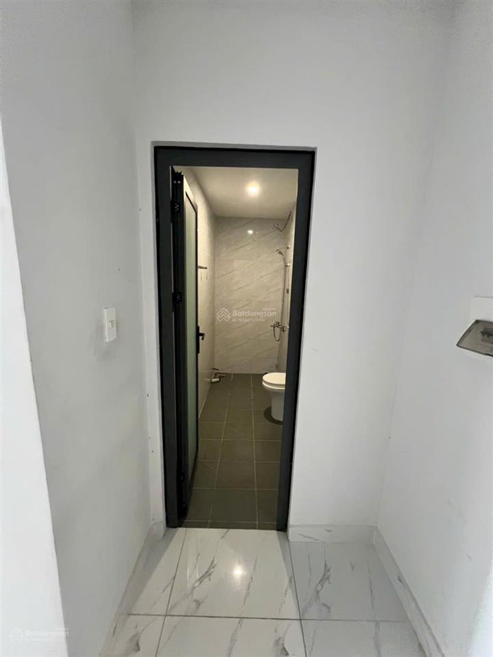 Cho thuê lâu dài star tower, an phú 2pn, pk, wc. giá 5 triệu/tháng
