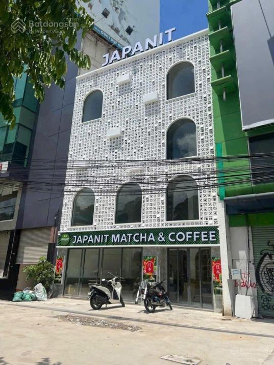 Bán nhà mt cách mạng tháng 8  p. bến thành  đối diện công viên tao đàn, giá 109 tỷ