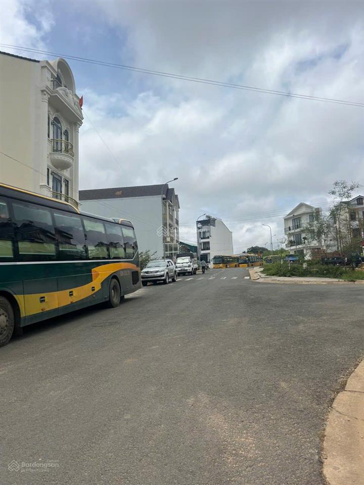 Đất khu liên hiệp thể thao 110m2, giá chỉ 9 tỷ 500tr