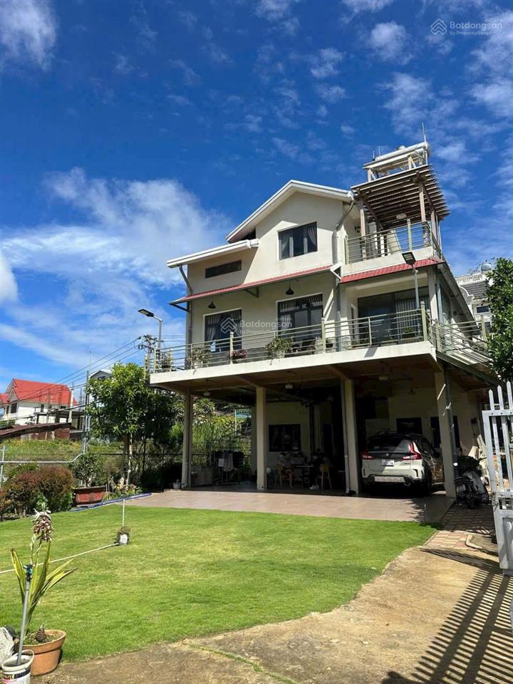 1135m2 đất có 300m2 thổ cư mặt tiền đường triệu việt vương, phường xuân hương, đà lạt