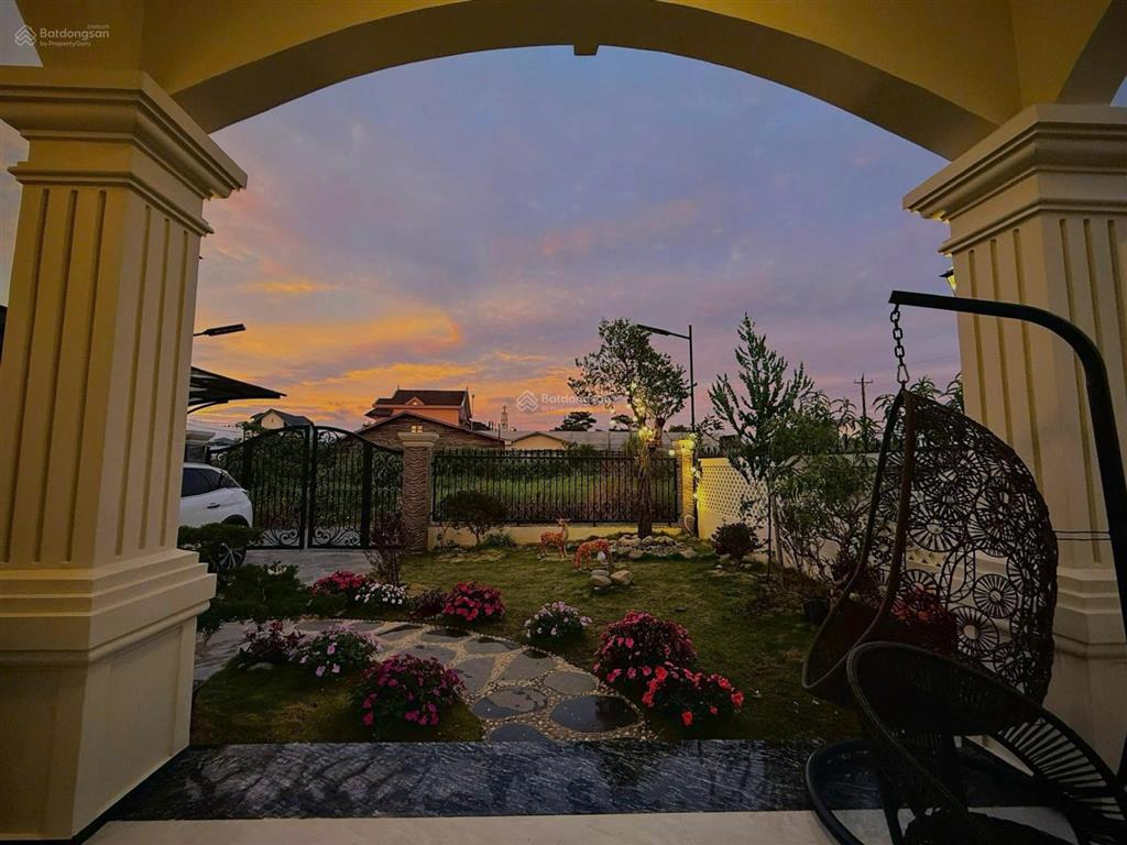 Cần bán biệt thự sân vườn view đẹp gần thung lũng tình yêu p lâm viên đà lạt