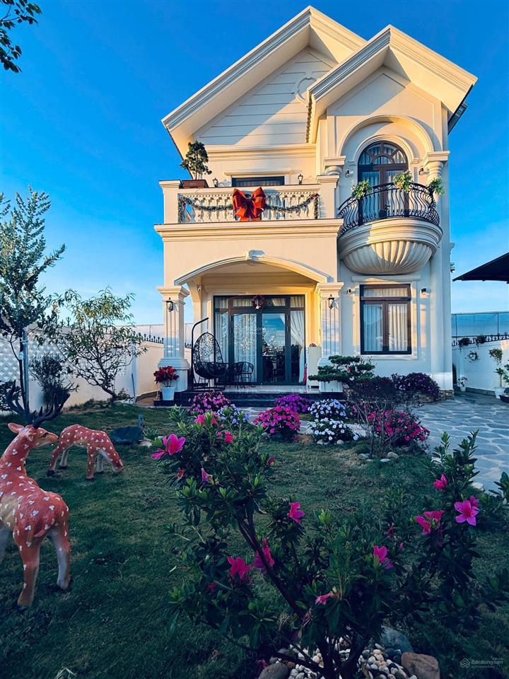 Cần bán biệt thự sân vườn view đẹp gần thung lũng tình yêu p lâm viên đà lạt