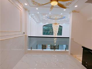 Hai mặt tiền giao lộ 3/2 nguyễn chí thanh q11 (3.5 * 14) 4 lầu 9.9 tỷ