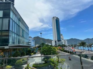 Khách sạn 2 mặt tiền view biển đường phạm văn đồng và phạm ngọc thạch/ vĩnh hải / bắc nha trang