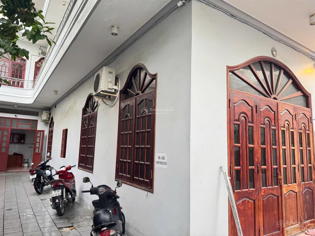 Bán nhà 3 tầng đường nguyễn biểu/ nha trang (ngang rộng 7.68m)