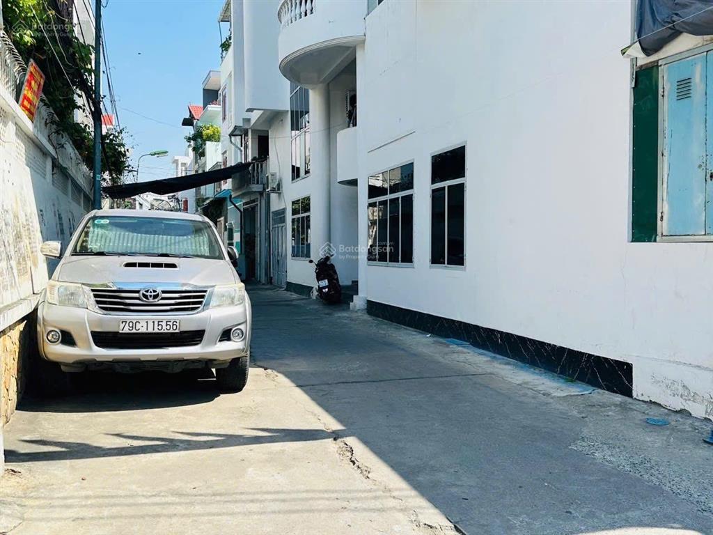 Nhà cấp 4 hẻm ô tô dã tượng / nha trang ( cách biển 800m )