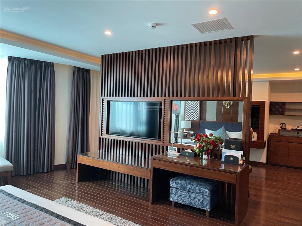 Bán gấp siêu toà nhà mặt phố hoàng quốc việt, cầu giấy, khách sạn 4 sao 15 tầng, hầm 2 tỷ/th 160 tỷ