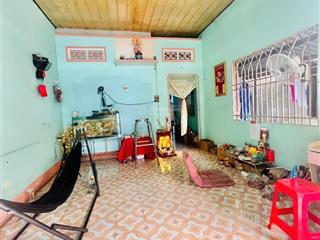 Bán đất tặng nhà cấp 4, ngay ngã 3 thái hoà