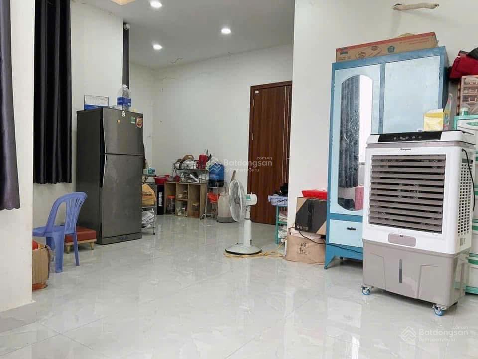 Cho thuê phòng mới, có ban công giá rẻ tại quận 9