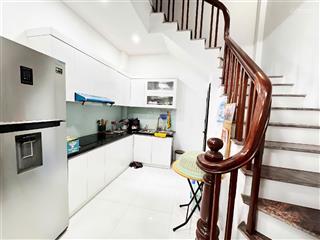Hiếm nhà đẹp hoàng hoa thám ngõ thông gần phố, ô tô đỗ cổng 42m² x 5 tầng hơn 10 tỷ