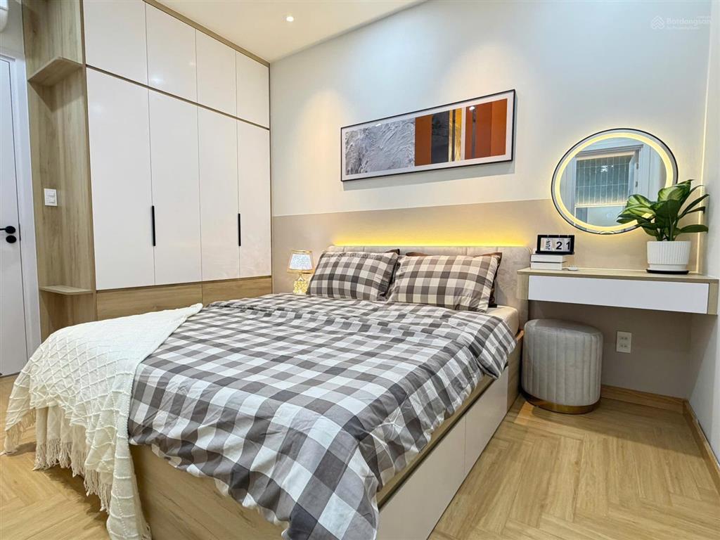 Bán cc sky garden 3, 6,8 tỷ, 74m2, 3pn, 2wc, pháp lý đầy đủ tại tân phong, q7, hcm
