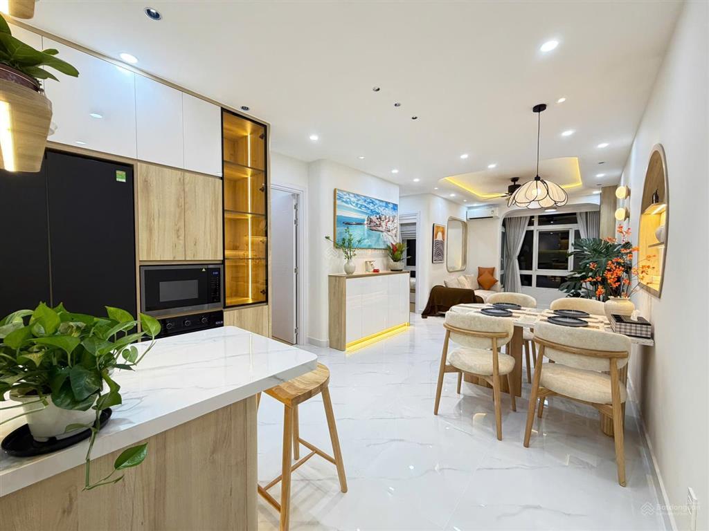 Bán cc sky garden 3, 6,8 tỷ, 74m2, 3pn, 2wc, pháp lý đầy đủ tại tân phong, q7, hcm