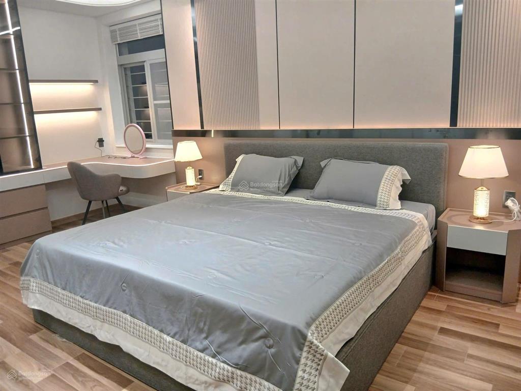 Bán căn hộ penthouse cc sky garden ii, 17,5 tỷ, 256m2, q7, hcm, giá ưu đãi uy tín 0903 113 ***