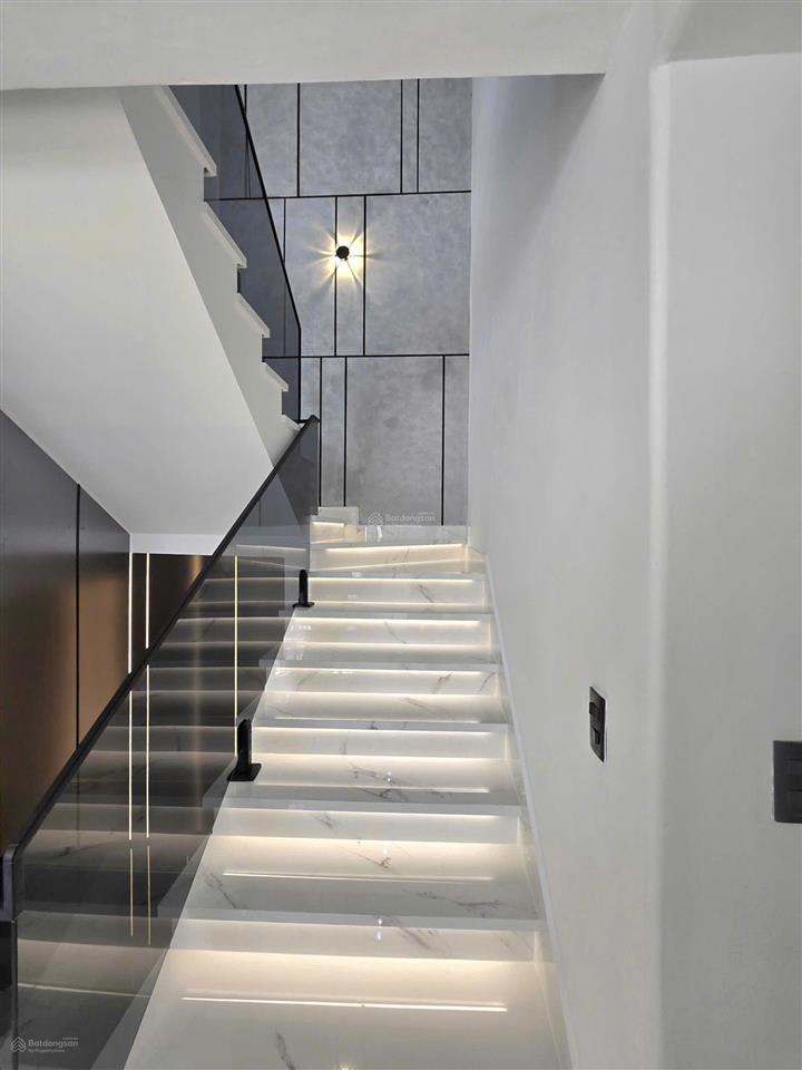 Bán căn hộ penthouse cc sky garden ii, 17,5 tỷ, 256m2, q7, hcm, giá ưu đãi uy tín 0903 113 ***