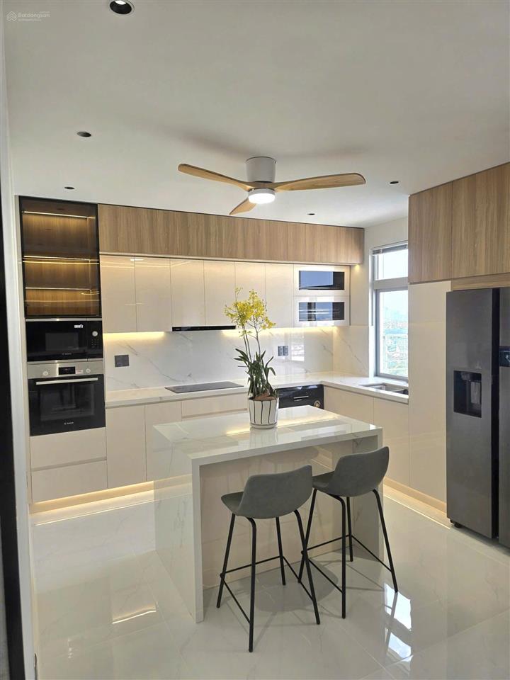 Bán căn hộ penthouse cc sky garden ii, 17,5 tỷ, 256m2, q7, hcm, giá ưu đãi uy tín 0903 113 ***