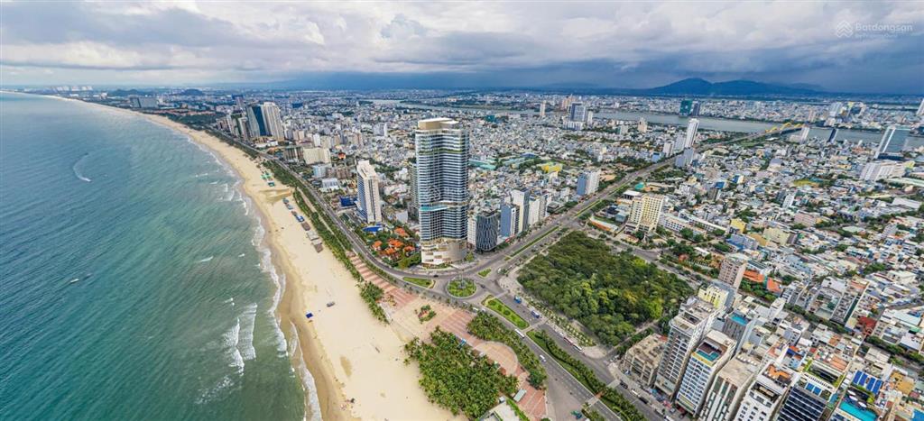 Sky villas bản giới hạn có hồ bơi nước ấm nằm ở tầng 40 dự án nobu đà nẵng, dt 288m2, giá 45 tỷ