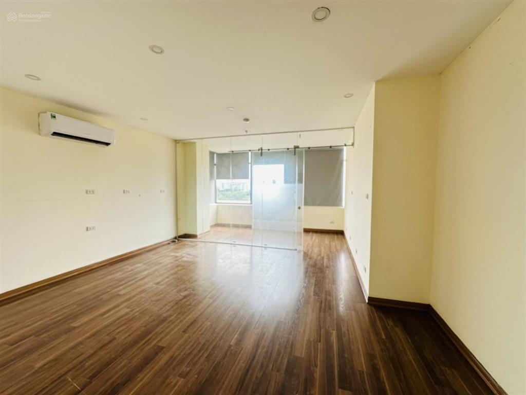 Văn phòng tại 227 phạm văn đồng. 60m2 giá thuê 7 triệu/tháng