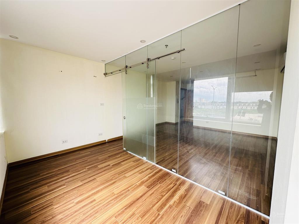 Văn phòng tại 227 phạm văn đồng. 60m2 giá thuê 7 triệu/tháng