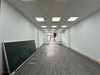 Cho thuê văn phòng 65m² tại số 10 nguyễn văn huyên  cầu giấy. chỉ 6.5 triệu/th