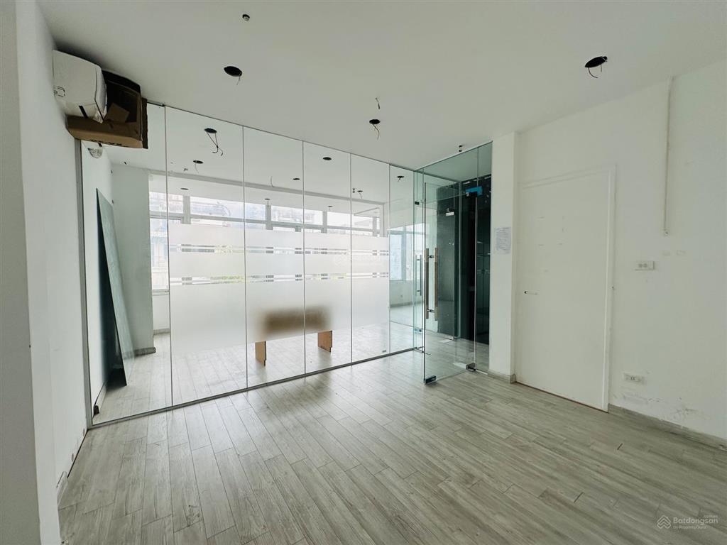 Văn phòng 40m2 tại vũ phạm hàm  cầu giấy giá chỉ 6 triệu
