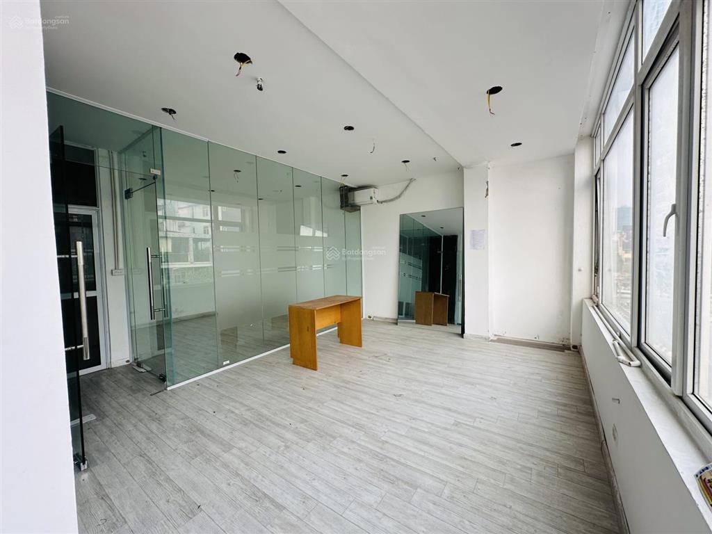 Văn phòng 40m2 tại vũ phạm hàm  cầu giấy giá chỉ 6 triệu