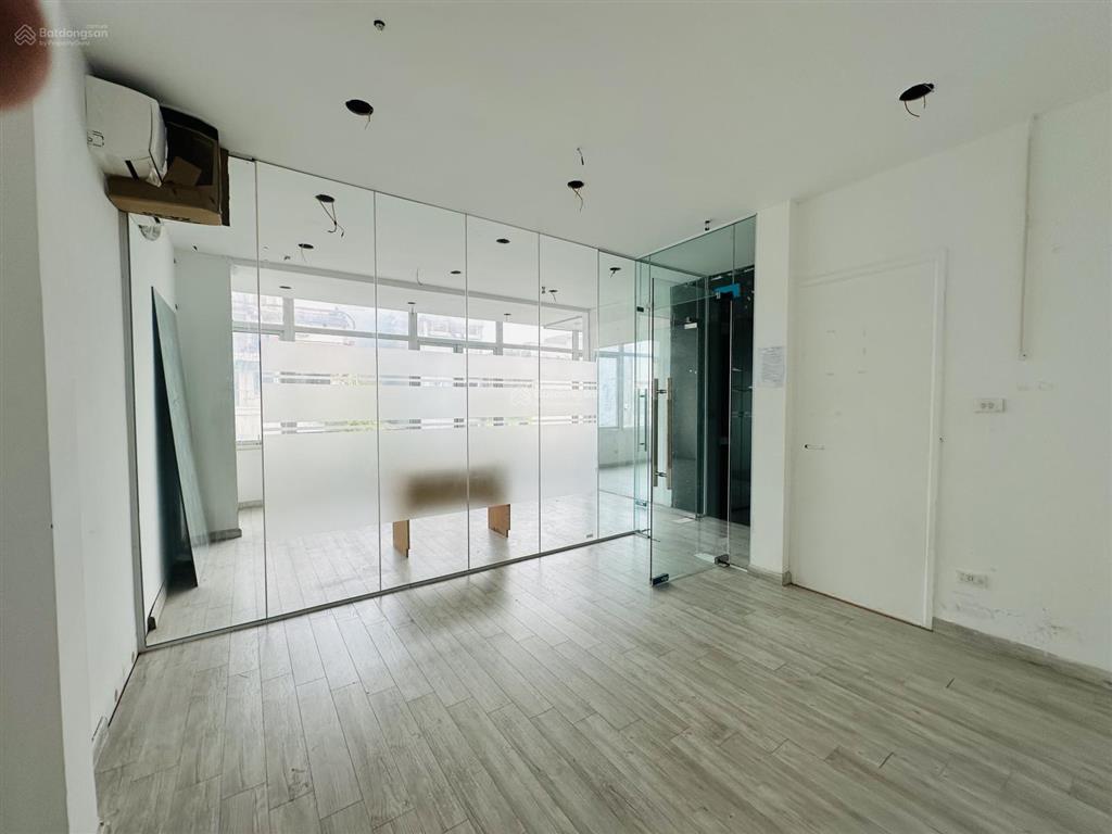 Văn phòng 40m2 tại vũ phạm hàm  cầu giấy giá chỉ 6 triệu