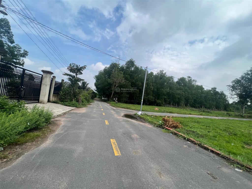 Thích hợp làm nhà vườn đường nhựa khu dân cư hiện hữu đã lên 250m2 đất ở