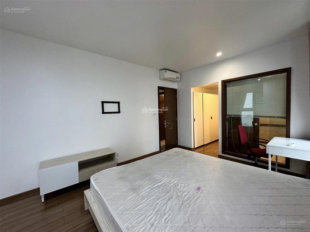 Bán gấp căn 2pn, 2wc, full nội thất, view sông sài gòn rất đẹp, có hđ thuê 26tr  sổ hồng sẵn