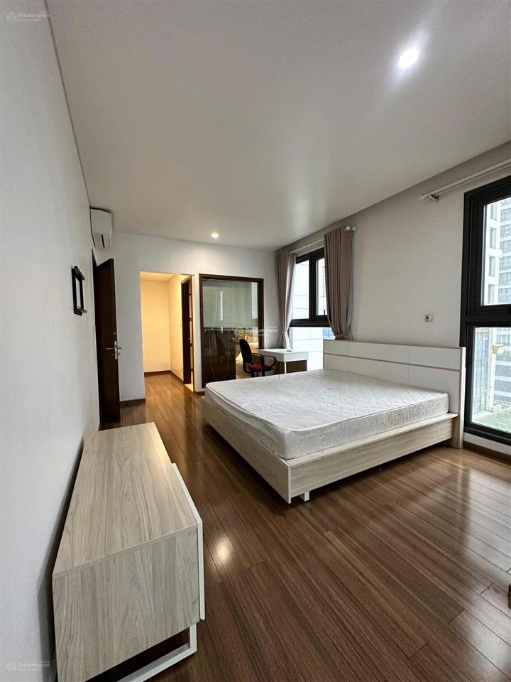 Bán gấp căn 2pn, 2wc, full nội thất, view sông sài gòn rất đẹp, có hđ thuê 26tr  sổ hồng sẵn