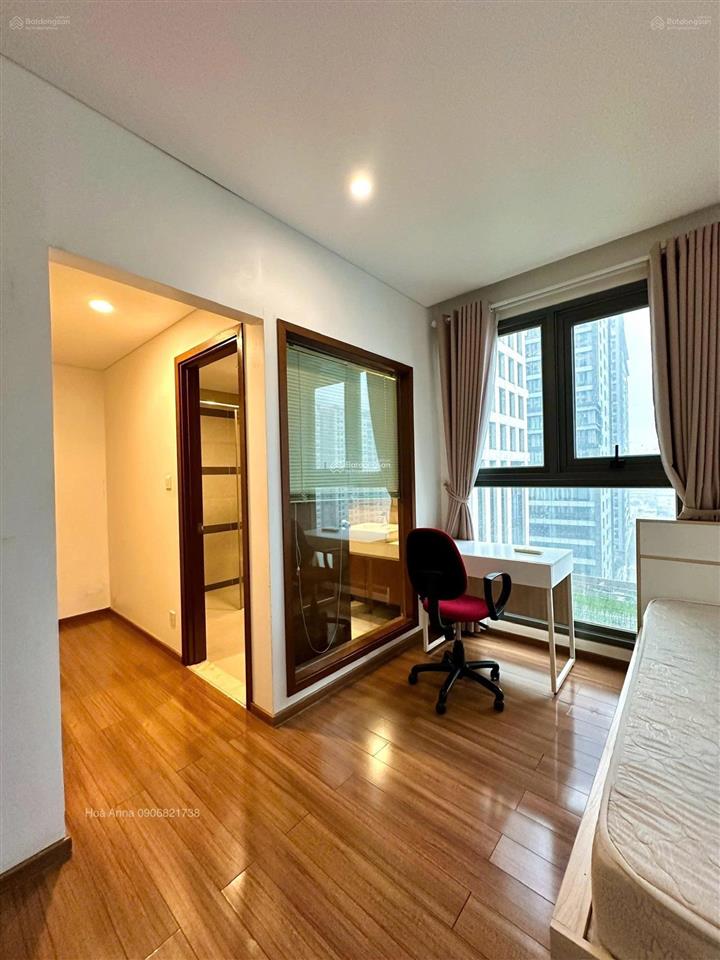 Bán gấp căn 2pn, 2wc, full nội thất, view sông sài gòn rất đẹp, có hđ thuê 26tr  sổ hồng sẵn