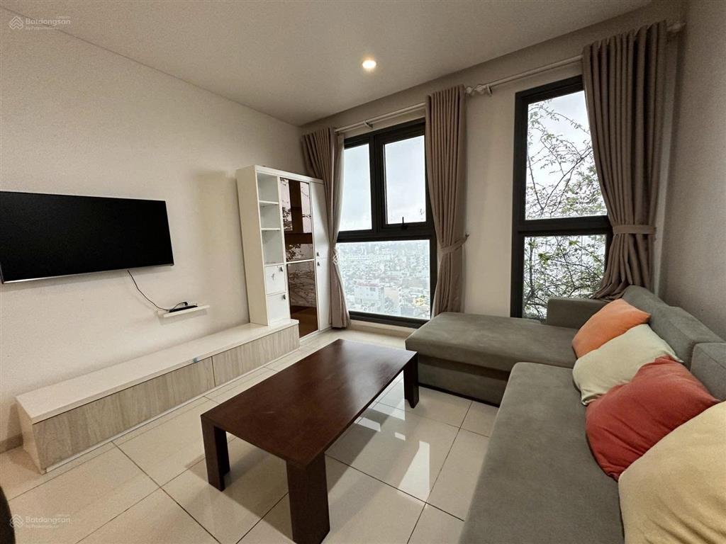 Bán gấp căn 2pn, 2wc, full nội thất, view sông sài gòn rất đẹp, có hđ thuê 26tr  sổ hồng sẵn