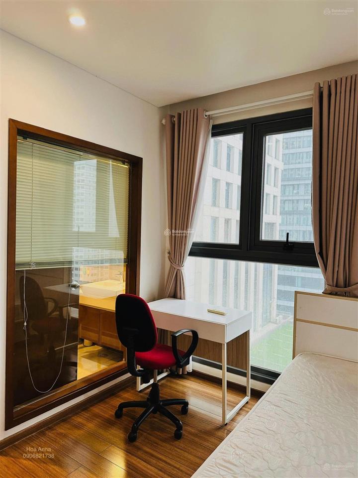 Bán gấp căn 2pn, 2wc, full nội thất, view sông sài gòn rất đẹp, có hđ thuê 26tr  sổ hồng sẵn