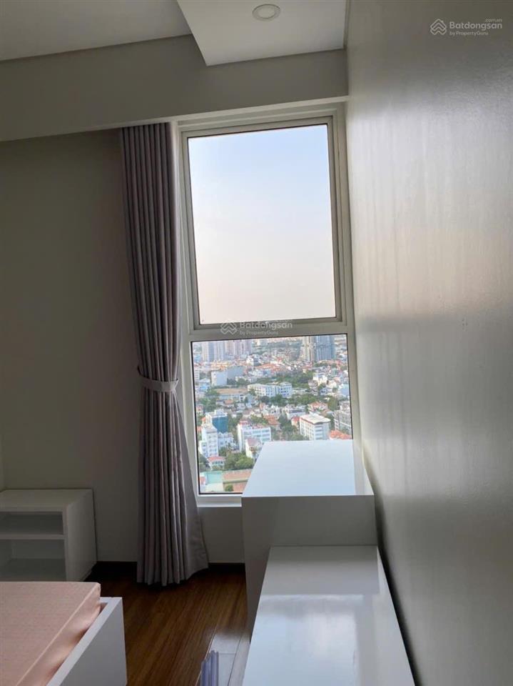 Bán căn góc 3pn lớn, 134m2, full nội thất, có sẵn hđ thuê 40tr/tháng, view sông sg  sổ hồng sẵn