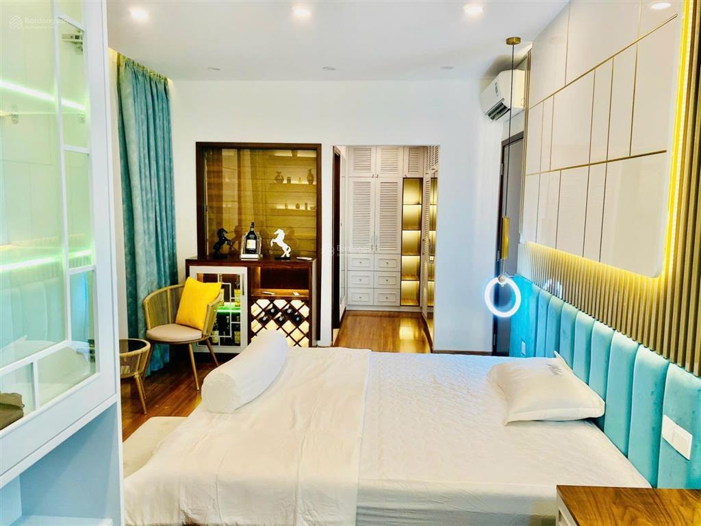 Bán căn góc 2pn, 101,55m2 pearl plaza, full nội thất cao cấp, có khách thuê sẵn  sổ hồng sẵn