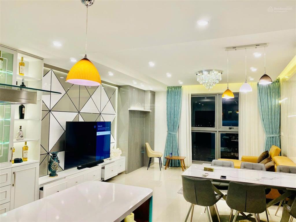 Bán căn góc 2pn, 101,55m2 pearl plaza, full nội thất cao cấp, có khách thuê sẵn  sổ hồng sẵn