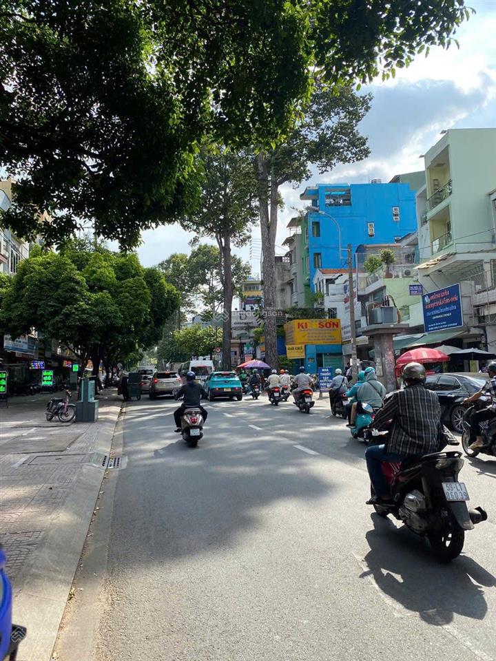 Bán khách sạn 4sao mt bùi thị xuân quận 1 (hầm  10 tầng 70 phòng) hđt 1 tỷ  giá 300 tỷ