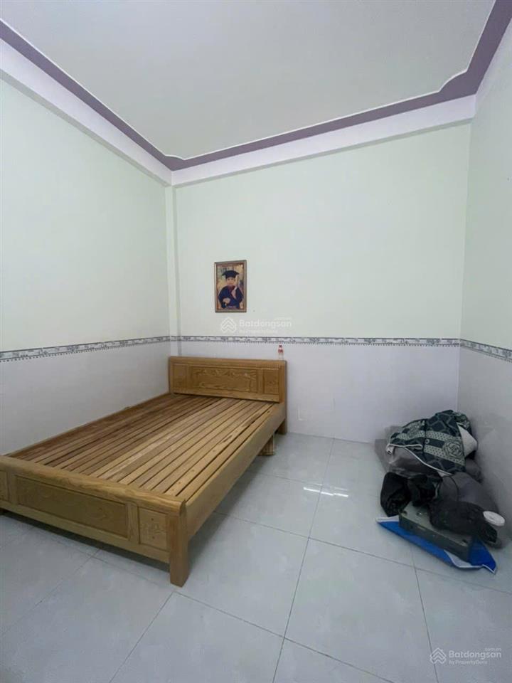 Nhà trung tâm p.3 tp bảo lộc  5x18 m, 1 trệt + 2 lầu + sân ô tô. giá 3,2 tỷ.