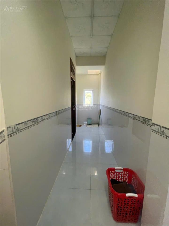 Nhà trung tâm p.3 tp bảo lộc  5x18 m, 1 trệt + 2 lầu + sân ô tô. giá 3,2 tỷ.